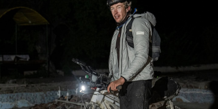 Silk Road Mountain Race uzvarētājs 2026: kā Lietuvas medmāsa no Norvēģijas kalniem kļuva par pasaules ultrariteņbraukšanas karali