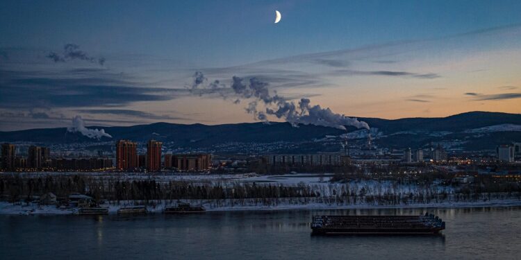 Ilustrācija: city, river, landscape, nature, night sky, winter, moon, sky, clouds