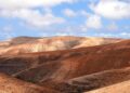 Ilustrācija: mountains, landscape, hills, nature, emptiness, sand, sky, clouds