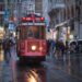 Ilustrācija: city, people, crowd, men, women, rainy, umbrella, wet, street, railway, train, transportation, crowd, rainy, rainy, rainy, train, train, train, train, train