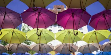 Ilustrācija: umbrellas, city, nature, outdoor, street, rain, urban, colorful, sunshade