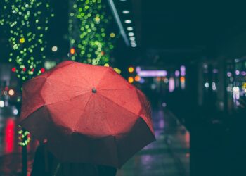 Ilustrācija: red, umbrella, raining, night, dark, street, city, urban, lights, lifestyle, umbrella, umbrella, umbrella, umbrella, umbrella, raining