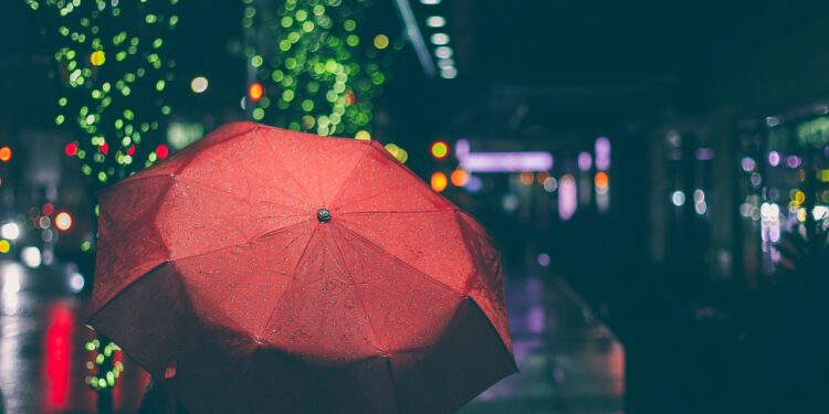Ilustrācija: red, umbrella, raining, night, dark, street, city, urban, lights, lifestyle, umbrella, umbrella, umbrella, umbrella, umbrella, raining