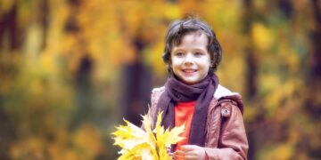 Ilustrācija: the park, autumn, autumn park, boy, baby, autumn leaves, autumn forest, autumn nature, nature, golden autumn, listopad, autumn colors, autumn leaf, forest, yellow leaves